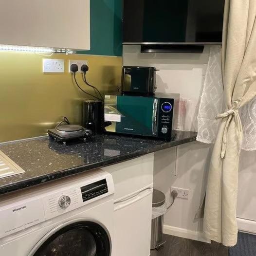 Vika Residence Deluxe Apartments Wednesbury Holiday Resort Экстерьер фото