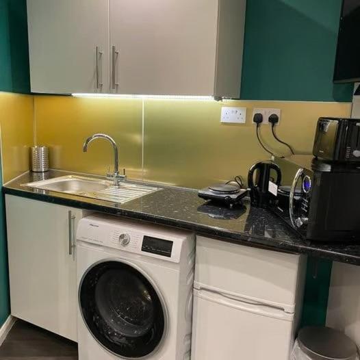 Vika Residence Deluxe Apartments Wednesbury Holiday Resort Экстерьер фото