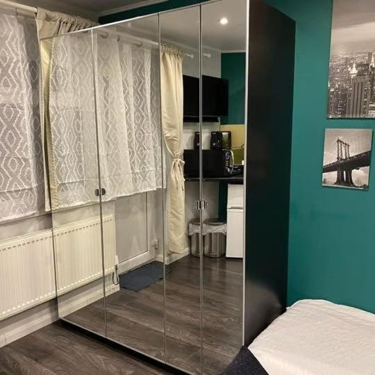 Vika Residence Deluxe Apartments Wednesbury Holiday Resort Экстерьер фото